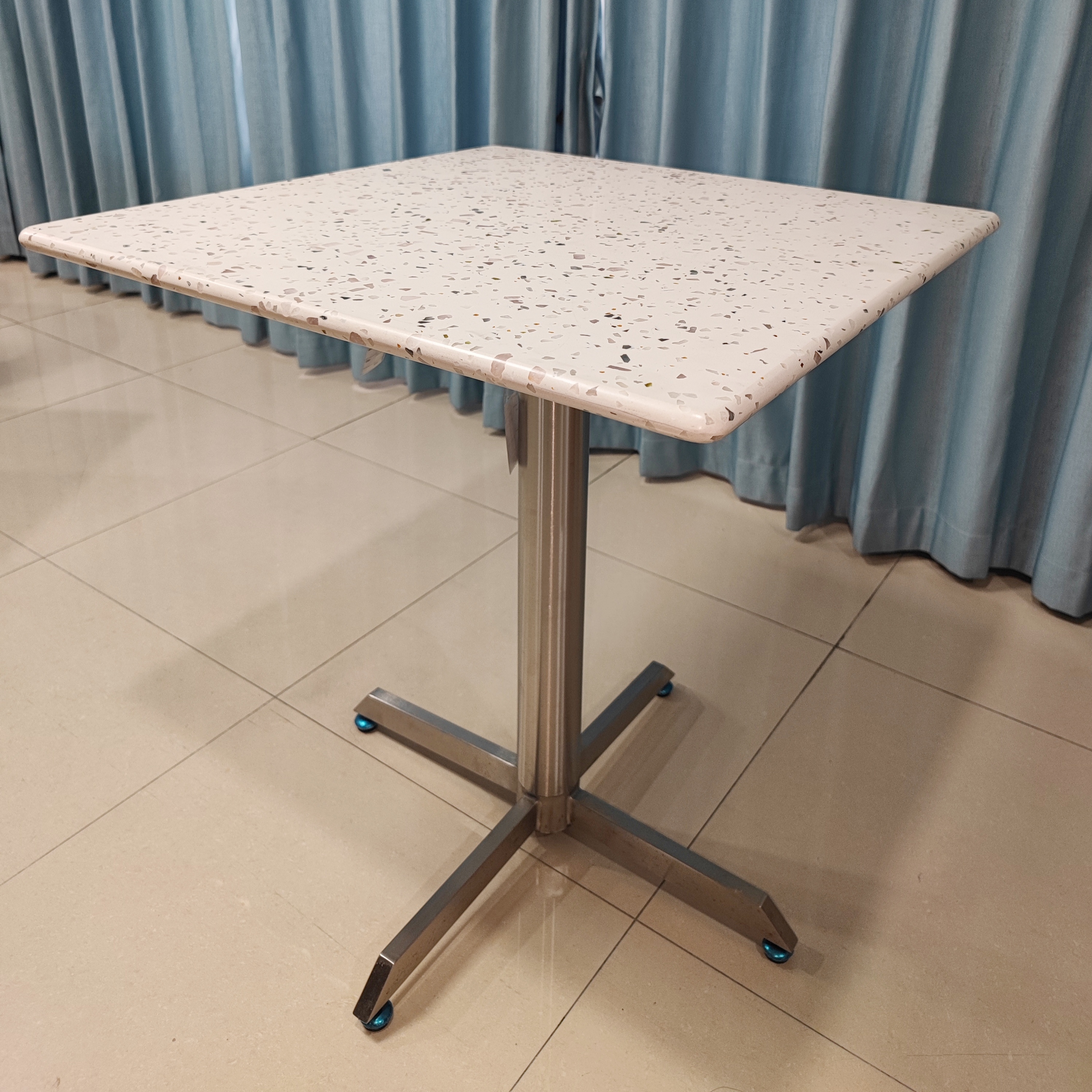 Hot Selling New Unique Design Modern Durable Fashion Quartz Table Top Stainless Steel Table Base Dining Table